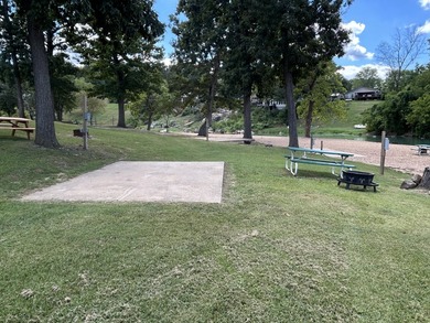 SPRING RIVER: Riverside Resort with approx. 800 ft. of Spring - photo 32
