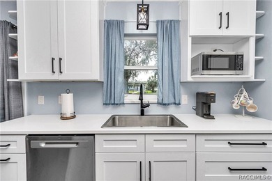 Charming Waterfront Retreat in Yankeetown, FL Welcome to your - photo 12