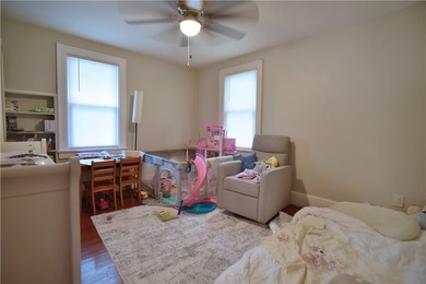 Discover The Charm and Comfort of this Inviting 3 Bedroom 1.5 - photo 17