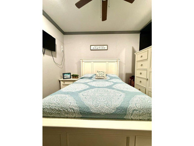 Spectacular hilltop home in Hide A Way Bay. Enjoy the split - photo 21
