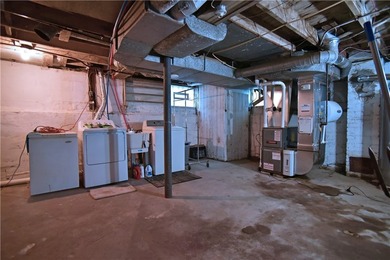 Discover The Charm and Comfort of this Inviting 3 Bedroom 1.5 - photo 22