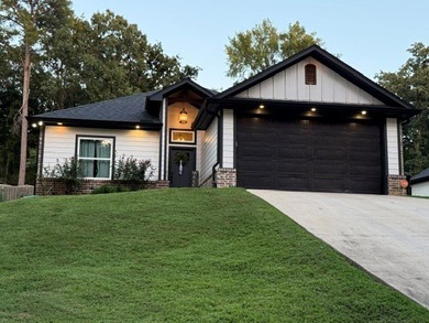 Spectacular hilltop home in Hide A Way Bay. Enjoy the split - photo 27