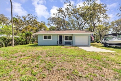 Charming Waterfront Retreat in Yankeetown, FL Welcome to your - photo 40