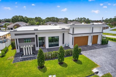A contemporary, elegantly designed 4,715 sq ft, 4 BR, 5.5 BA - photo 1