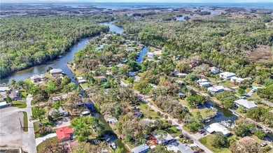 Charming Waterfront Retreat in Yankeetown, FL Welcome to your - photo 45