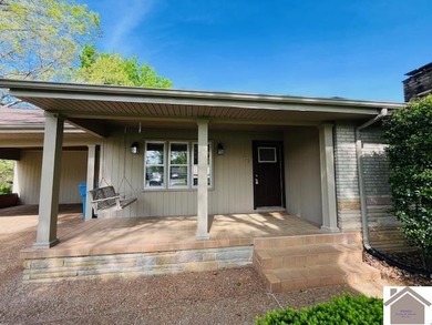 Charming 4-bedroom home! Corner lot, very spacious, large - photo 3