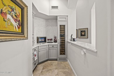 CUSTOM LUXURY IN HIDDEN PARADISE. A Pvt 17 HOME GATED COMMUNITY - photo 6
