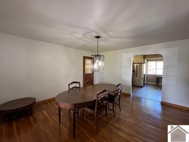 Charming 4-bedroom home! Corner lot, very spacious, large - photo 7