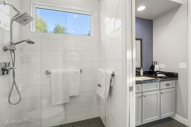 CUSTOM LUXURY IN HIDDEN PARADISE. A Pvt 17 HOME GATED COMMUNITY - photo 9