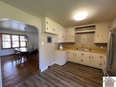 Charming 4-bedroom home! Corner lot, very spacious, large - photo 10