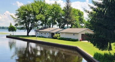 Lake Home ActiveUnderContr in Prudenville, Michigan