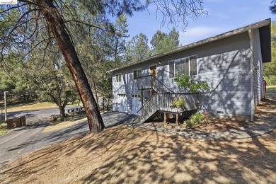 Welcome to 20686 Crest Pine Easement. Well- maintained, fully - photo 3
