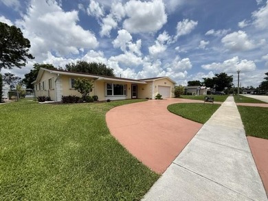 Beautiful lakefront home in the heart of Pasadena Lakes - photo 4