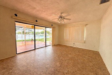Beautiful lakefront home in the heart of Pasadena Lakes - photo 9