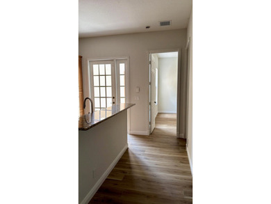 Beautifully maintained 3-bedroom plus loft townhome in Central - photo 8
