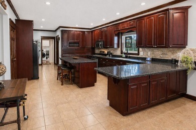 Welcome to your dream home in desirable Apple Valley Lake! This - photo 14