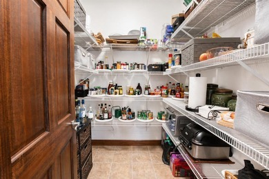 Welcome to your dream home in desirable Apple Valley Lake! This - photo 16