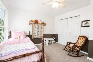 Welcome to your dream home in desirable Apple Valley Lake! This - photo 37