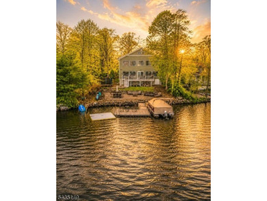 Welcome to lake life on the main lake of Highland Lakes. The - photo 37