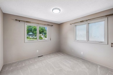 5 beds. 3 baths. 3-car garage. Corner lot with a circular - photo 13