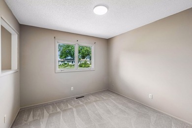 5 beds. 3 baths. 3-car garage. Corner lot with a circular - photo 15