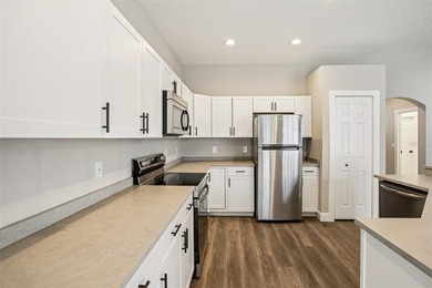 PRICE ADJUSTMENT !! Totally renovated 3bedroom 2 bathroom 2 car - photo 17