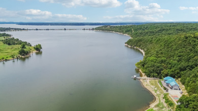 Luxury Lakefront Estate on 2.88 Acres - Lake Hudson - photo 50