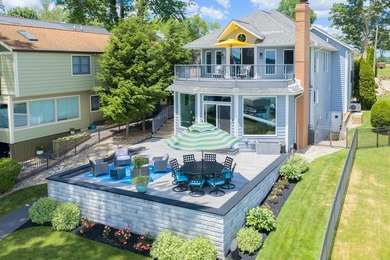 This 3-BD, 3.5-BA, 2,978-sq-ft 2-story fully renovated home - photo 3