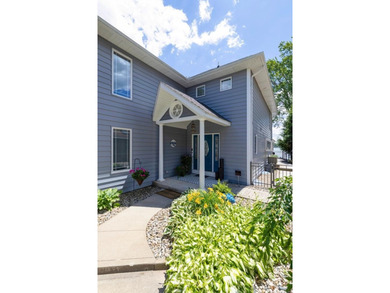 This 3-BD, 3.5-BA, 2,978-sq-ft 2-story fully renovated home - photo 7