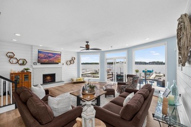This 3-BD, 3.5-BA, 2,978-sq-ft 2-story fully renovated home - photo 9