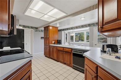 One level living on the Island in Holiday Island at it's best - photo 13