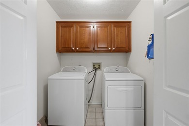 One level living on the Island in Holiday Island at it's best - photo 15