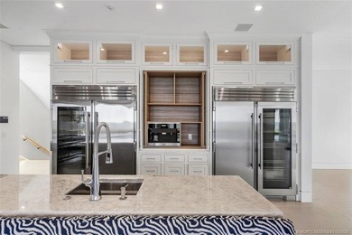 Tee Off in Paradise. New oceanfront & golf dream home in - photo 17