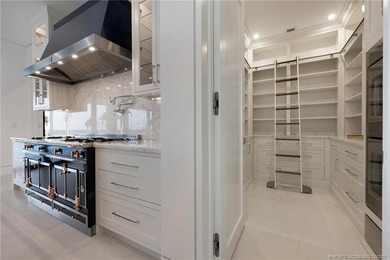 Tee Off in Paradise. New oceanfront & golf dream home in - photo 18