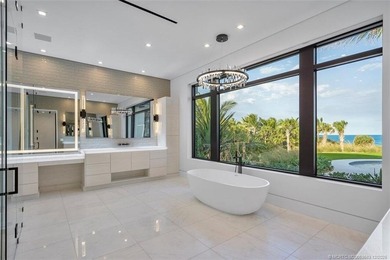 Tee Off in Paradise. New oceanfront & golf dream home in - photo 24