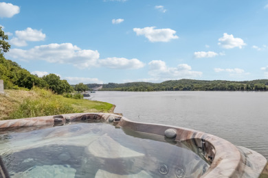 Luxury Lakefront Estate on 2.88 Acres - Lake Hudson - photo 4