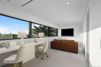 Tee Off in Paradise. New oceanfront & golf dream home in - photo 41