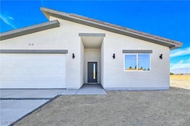 Brand New 2025 Custom Home! Beautiful 3 bed, 2.5 bath home on