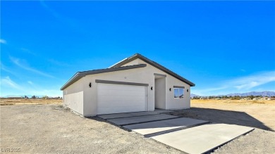 Brand New 2025 Custom Home! Beautiful 3 bed, 2.5 bath home on