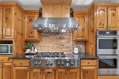 A private cul-de-sac setting on a spring-fed, seven-acre pond - photo 15