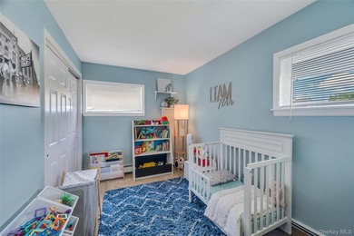 Welcome to this charming and spacious 4-bedroom, 2-bathroom - photo 15