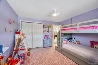 Welcome to this charming and spacious 4-bedroom, 2-bathroom - photo 16