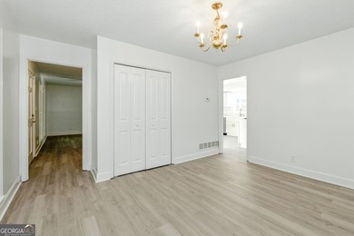 Fully remodeled and move-in ready, this impressive 5-bedroom, 3 - photo 17
