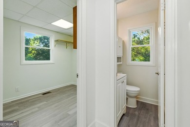 Fully remodeled and move-in ready, this impressive 5-bedroom, 3 - photo 18