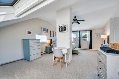 Welcome to this charming and spacious 4-bedroom, 2-bathroom - photo 20