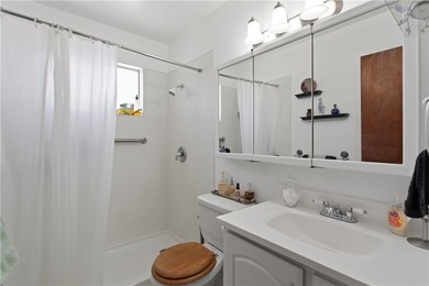 Charming Mountain Retreat with Rustic Character! This inviting - photo 20