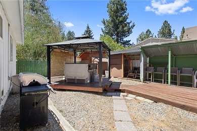 Charming Mountain Retreat with Rustic Character! This inviting - photo 21