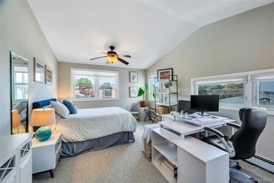 Welcome to this charming and spacious 4-bedroom, 2-bathroom - photo 23