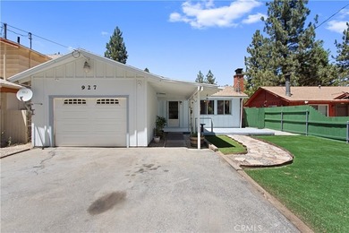 Charming Mountain Retreat with Rustic Character! This inviting - photo 27