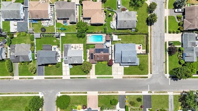 Welcome to this charming and spacious 4-bedroom, 2-bathroom - photo 33